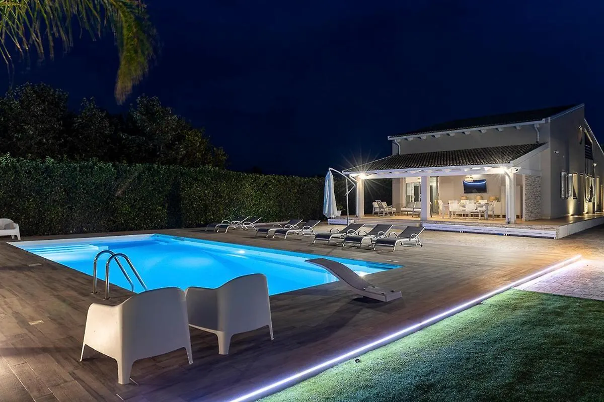 Villa Gemma Mare E Piscina Riscaldata Santa Maria Del Focallo 0*,