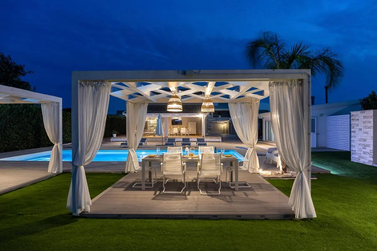 Villa Gemma Mare E Piscina Riscaldata Santa Maria Del Focallo Italien