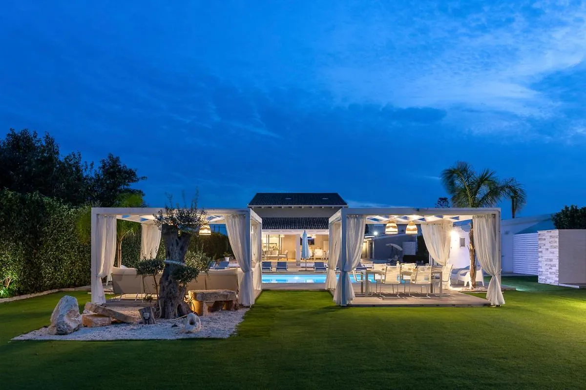Villa Gemma Mare E Piscina Riscaldata Santa Maria Del Focallo Italien